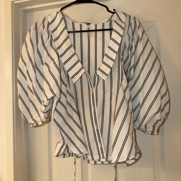 Free People Tops - Free People Striped V-Neck Puff Sleeve Top